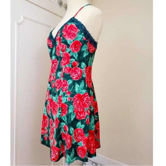 ⭐️ Vintage Victoria’s Secret Gold Label Black Red Floral Lace Slip Dress S - Picture 3 of 8